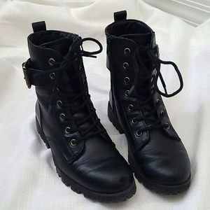 so hackberry ankle boots